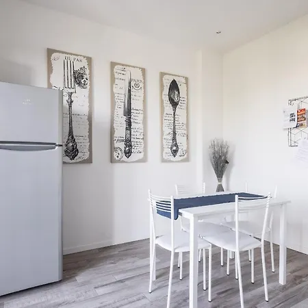 度假居 Fiera Aperto 24h - *